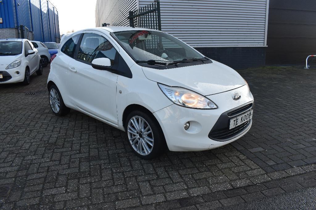 Ford Ka 1.2 51KW 2010 Wit  Nieuwe apk, Voorwielaandrijving, 1242 cc, 4 cilinders, 4 stoelen