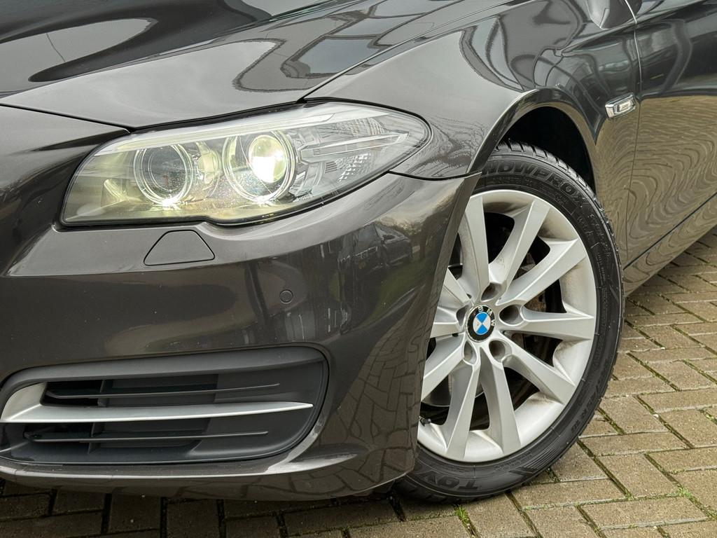 BMW 5-serie 528i High Executive|LUXURY / CAMERA / APK / ACC, Automaat, Achterwielaandrijving, Gebruikt, Euro 6