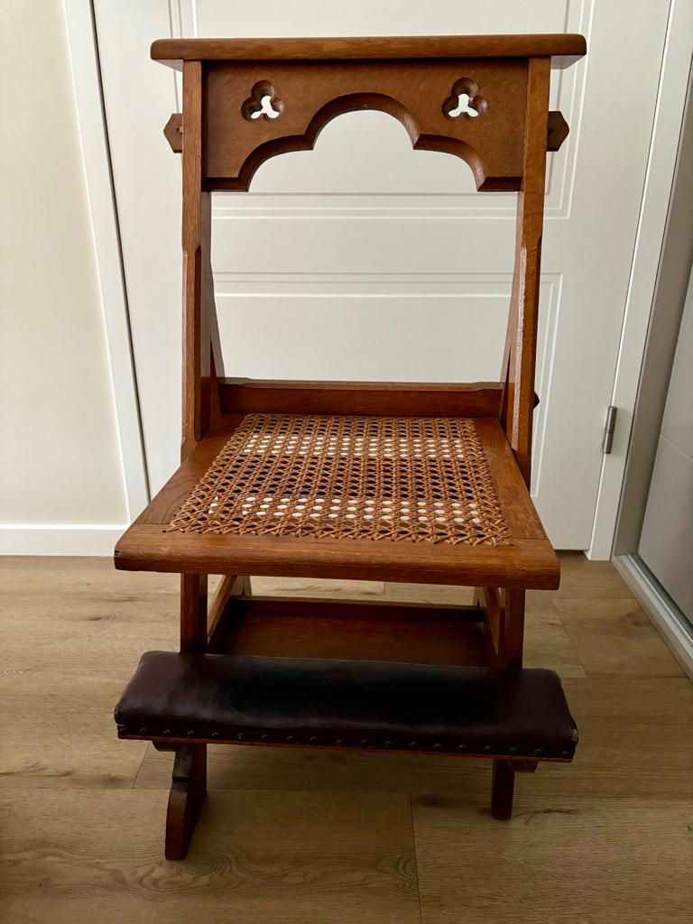 Eikenhouten Bidstoeltje, Antiek en Kunst, Antiek | Religie, Ophalen