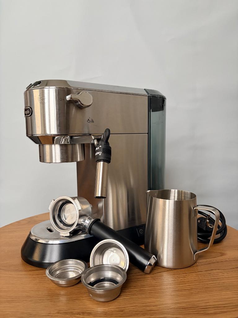 De'Longhi EC685.M Dedica Zilver, Witgoed en Apparatuur, Koffiezetapparaten, Ophalen of Verzenden, Zo goed als nieuw, Gemalen koffie
