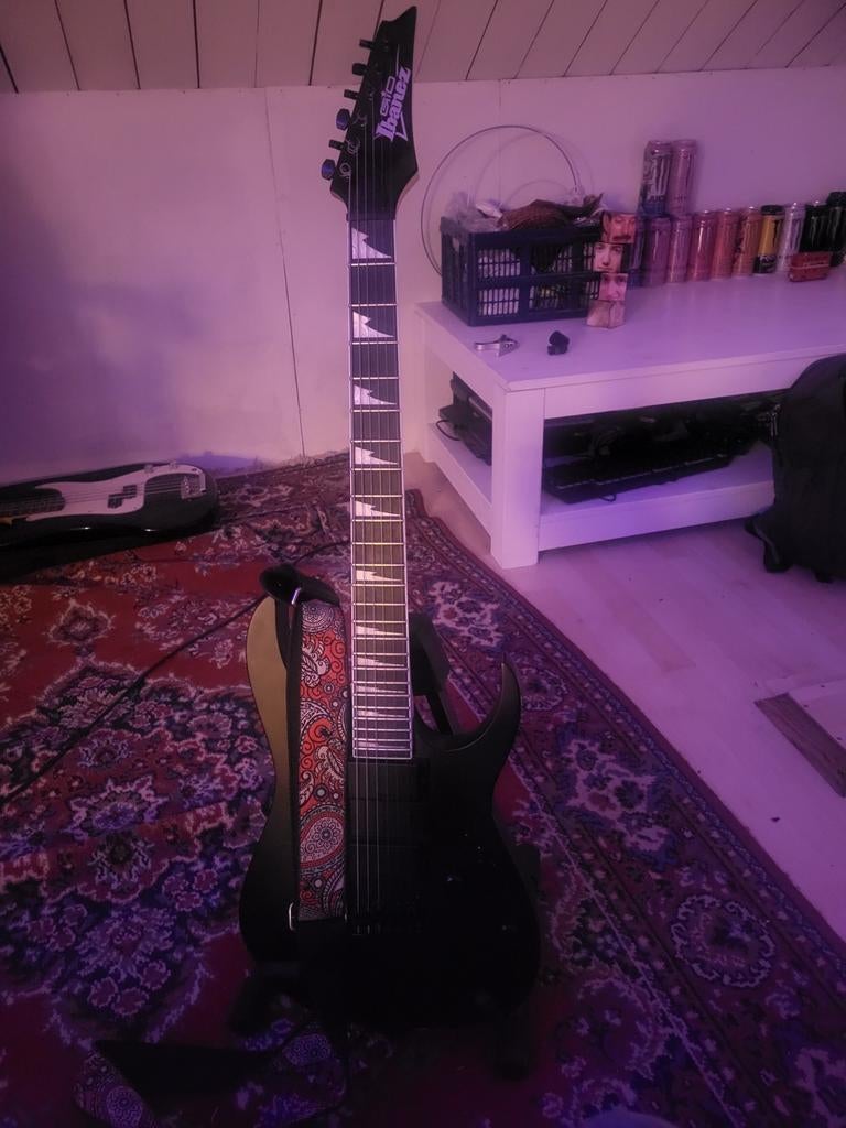 Ibanez zwarte superstrat, mooie staat! (Origineel 220 euro), Ophalen of Verzenden, Zo goed als nieuw, Solid body, Ibanez