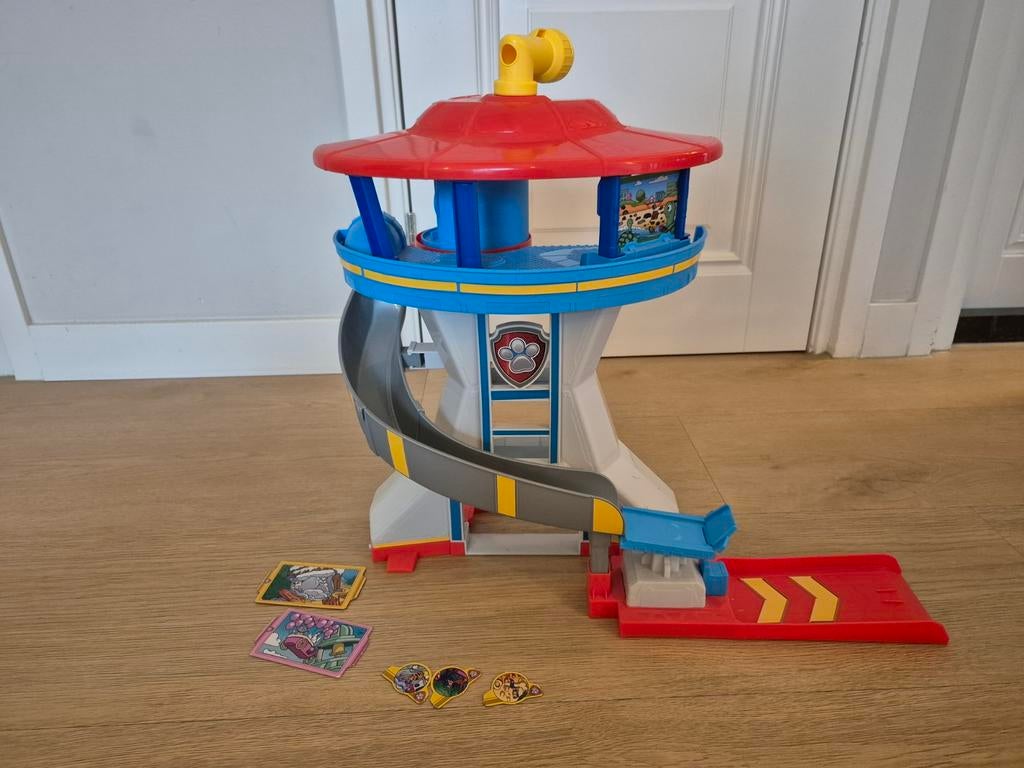 Paw Patrol uitkijktoren met 10 wagens en figuren, Ophalen of Verzenden, Zo goed als nieuw, Jongen of Meisje