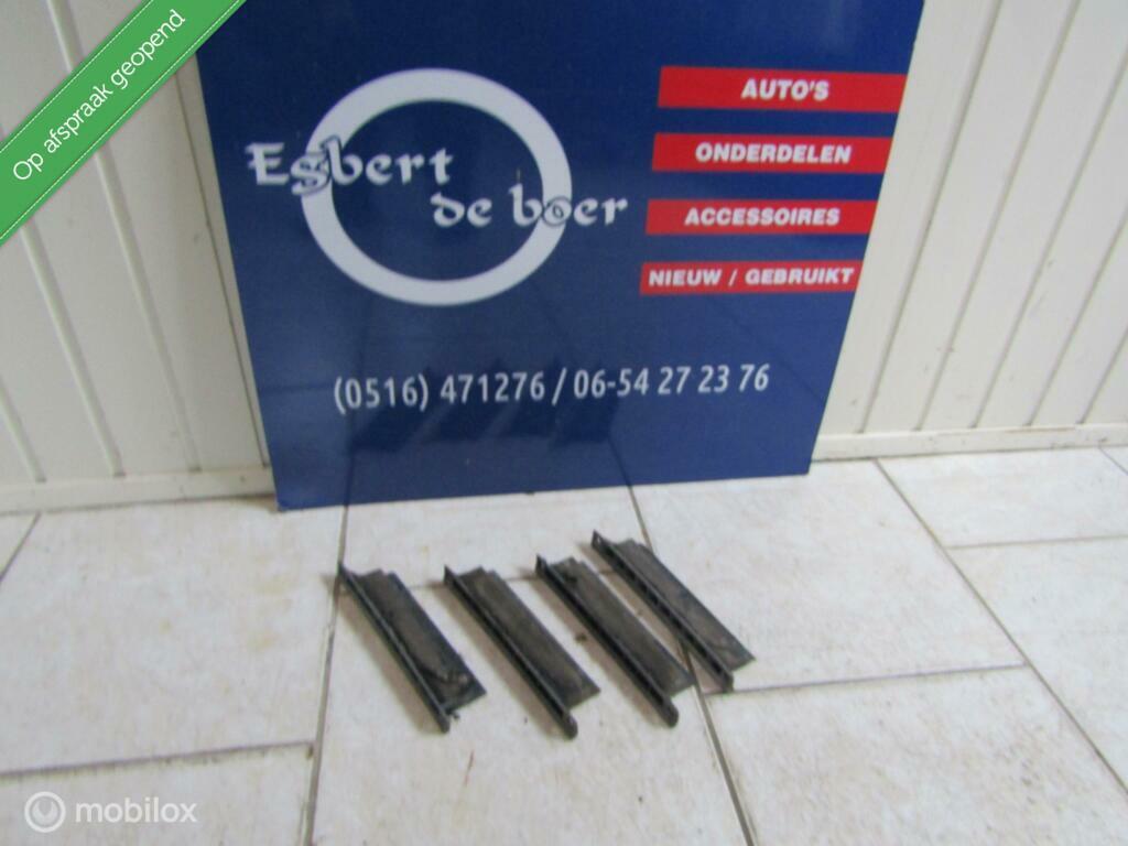 Dakstijl achterstijl roosters opel kadett b coupe +onderdele, Gebruikt, Opel, Ophalen of Verzenden, Opel