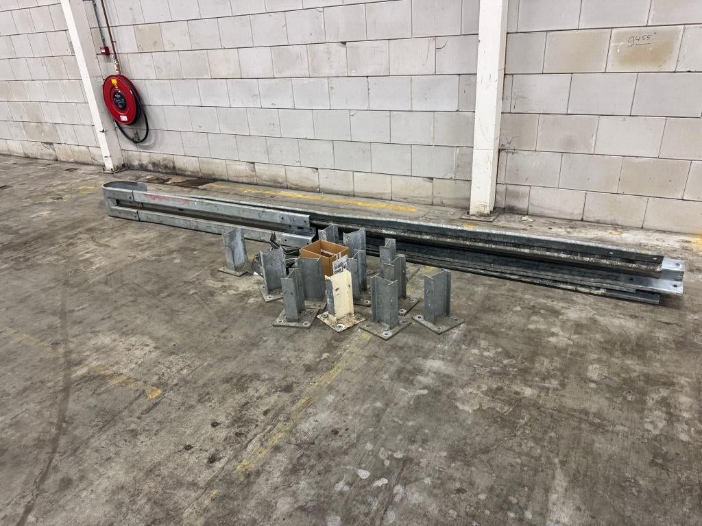 Stevige metalen vangrail ca. 15 meter, Doe-het-zelf en Verbouw, Metalen, Ophalen, Zo goed als nieuw, Overige metalen