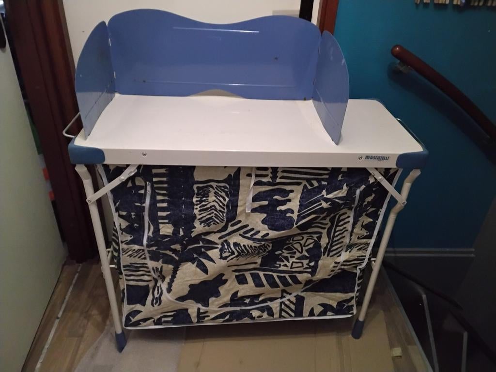 Camping keukenkast bijna gratis, Ophalen, Zo goed als nieuw