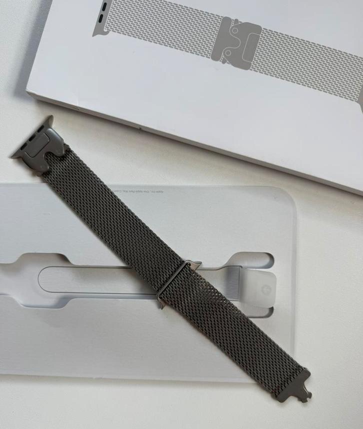 Apple Watch Ultra Naturel Titanium Milanese loop maat S, Apple, IOS, Ophalen of Verzenden, Apple