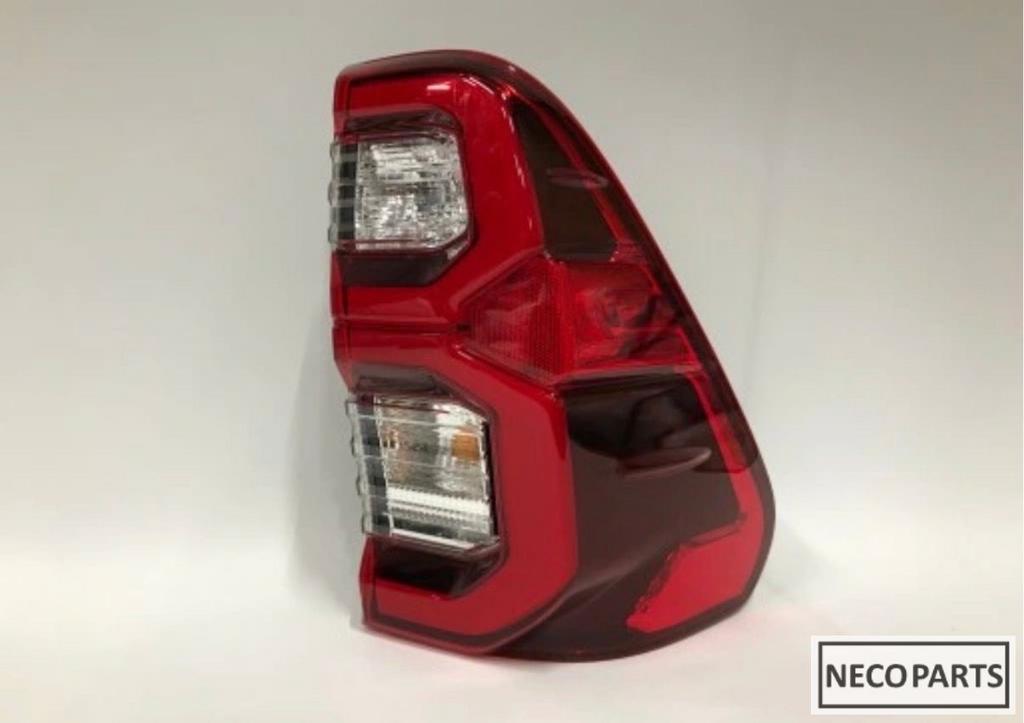 TOYOTA HILUX VIII FACELIFT ACHTERLICHT ORIGINEEL, Gebruikt, -, -, Ophalen of Verzenden