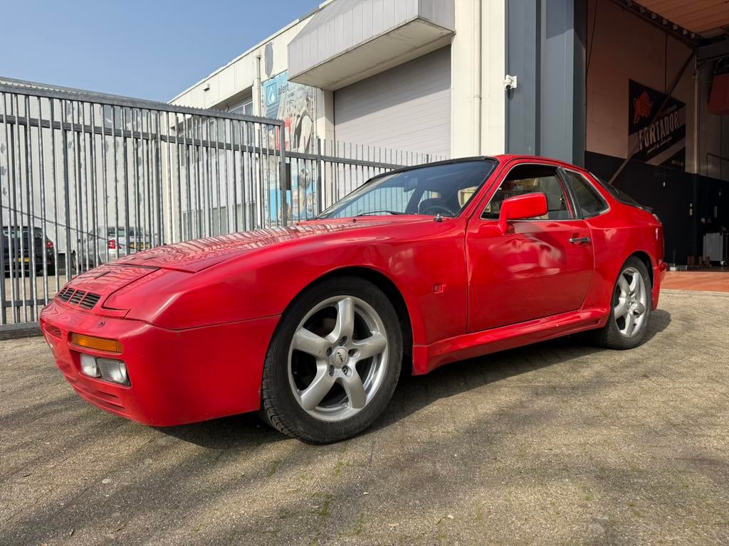 Porsche 924 turbo / 944 Widebody project, Auto's, Porsche, Achterwielaandrijving, Beige, 4 cilinders, Leder en Stof