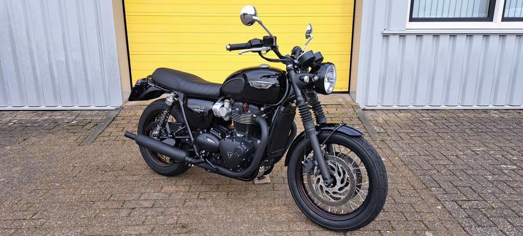 TRIUMPH BONNEVILLE T 120 BLACK (bj 2016)