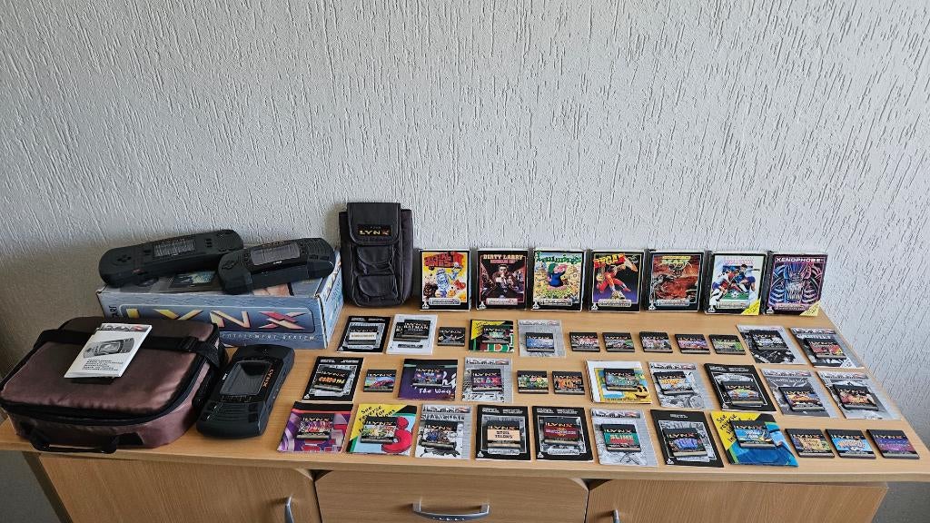 2x Atari Lynx met 44 spellen, o.a. Lemmings compl in doosje!, Gebruikt, Ophalen of Verzenden, Zonder controller, Met beschermhoes of tas