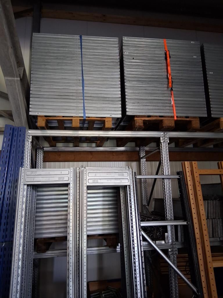 Bito stelling kasten, Doe-het-zelf en Verbouw, Kozijnen en Schuifpuien, Ophalen, Deurkozijn, 225 cm of meer, Zo goed als nieuw