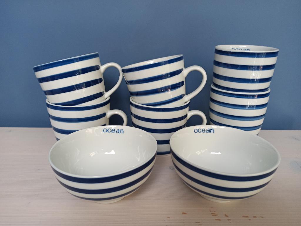 Blauw wit - 8 delig servies met tekst Ocean (afhaalprijs), Huis en Inrichting, Keuken | Servies, Ophalen, Gebruikt, Overige stijlen