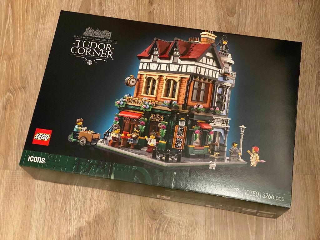 LEGO Icons 10350 Hoekpand in tudorstijl (NIEUW IN DOOS), Nieuw, Ophalen of Verzenden, Icons, Complete set