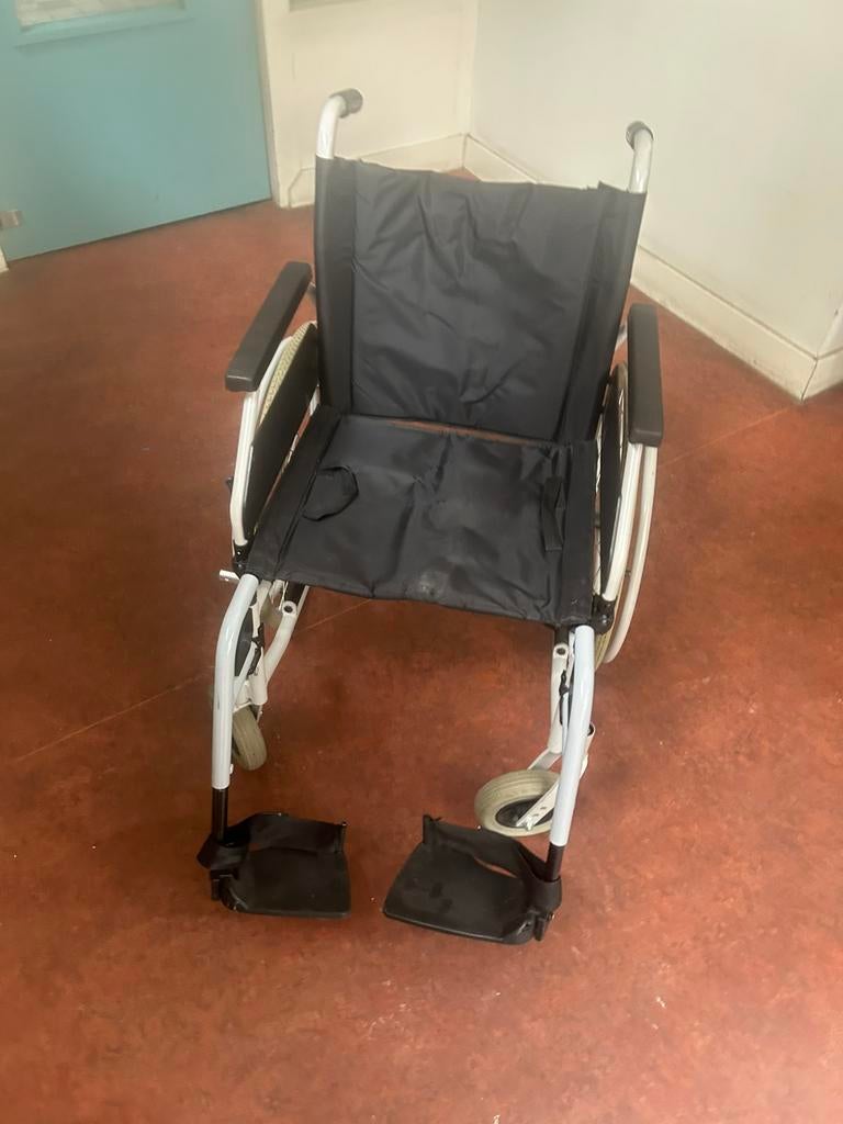 Drive rolstoel met kapotten handremmen, Diversen, Ophalen, Inklapbaar, Gebruikt, Duwrolstoel