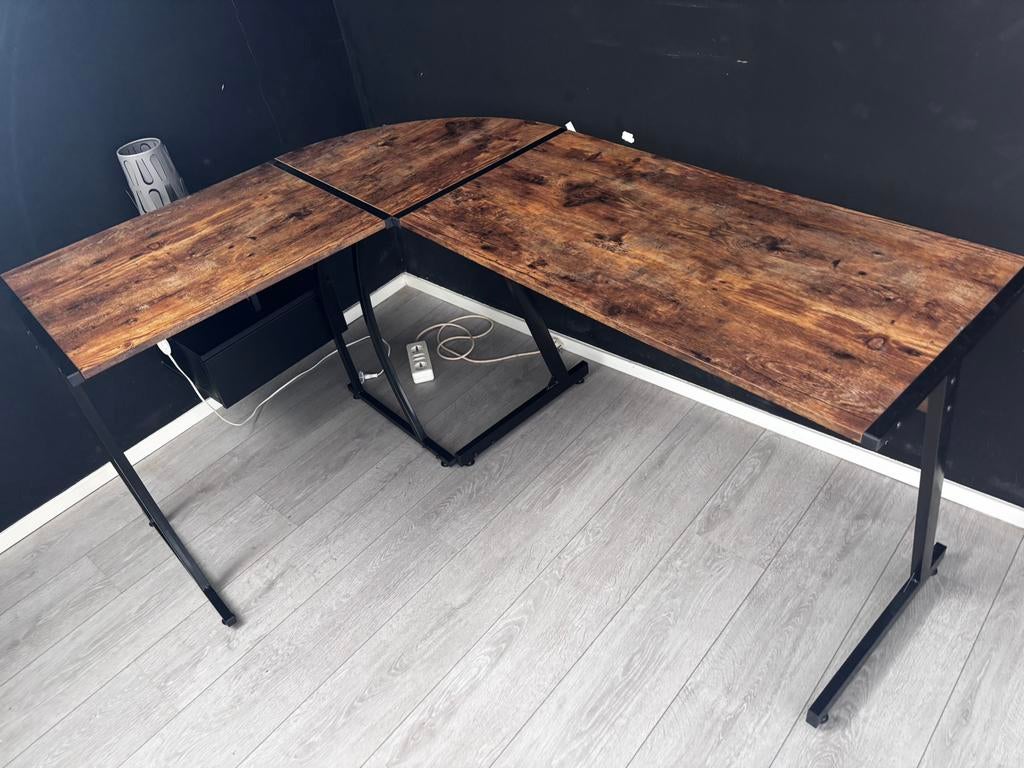 L vorm bureau in goede staat, Huis en Inrichting, Bureaus, Ophalen, Hout, Hoekbureau, Bruin