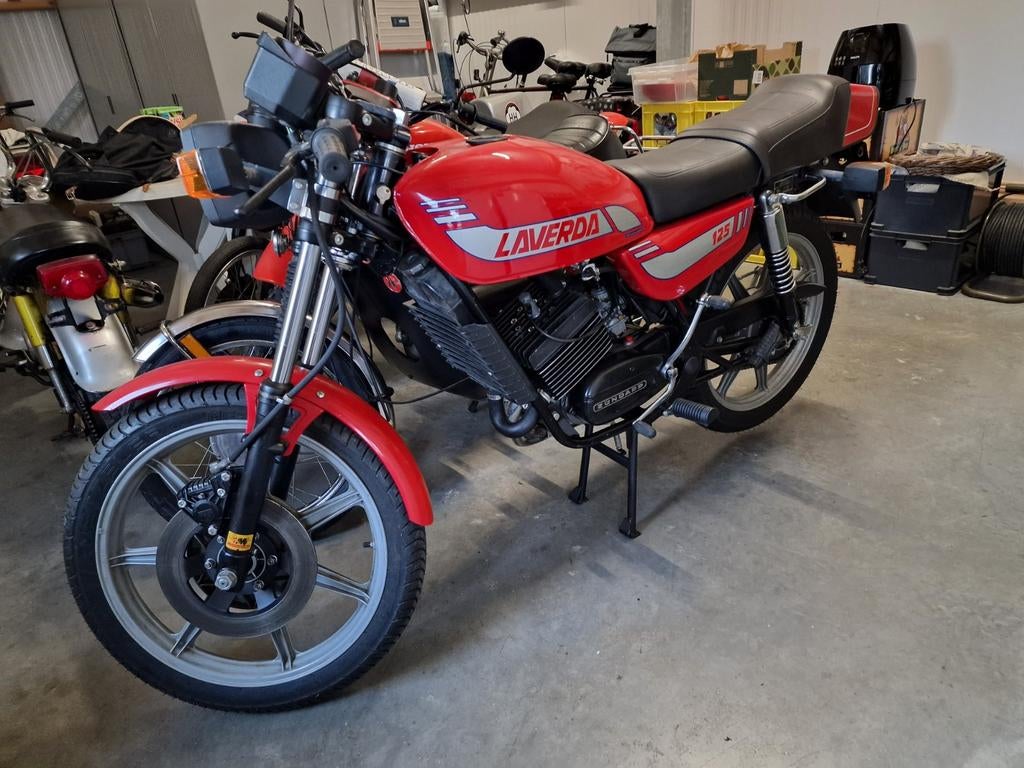 Laverda LZ125 1983, in bijna nieuwstaat!! 10 km origineel!!, Ophalen, Tank