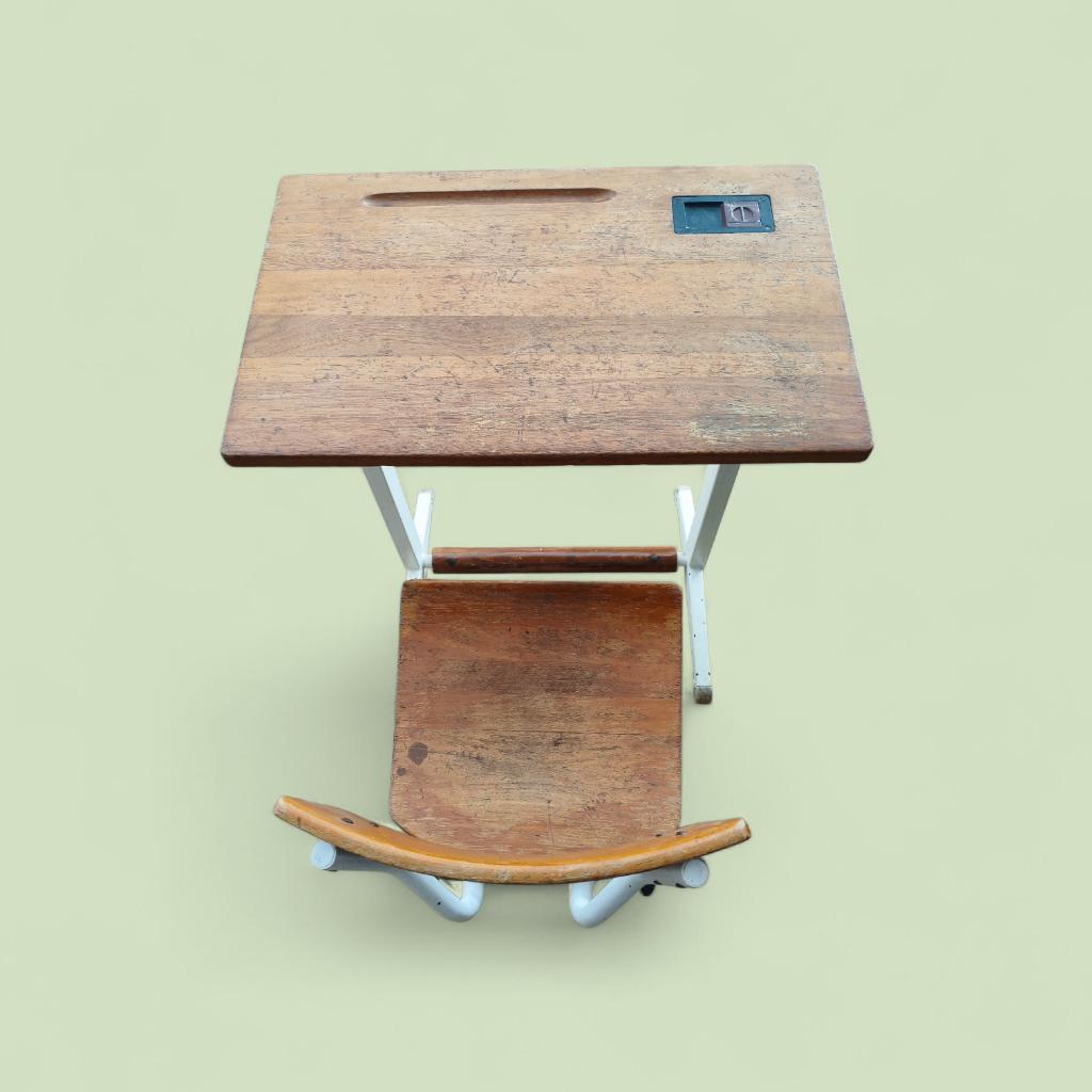 Vintage schoolbank met bijpassende stoel uit de jaren 50, Kinderen en Baby's, Kinderkamer | Tafels en Stoelen, Ophalen, Gebruikt