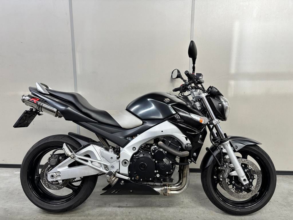Suzuki GSR 600 2006 - Sportuitlaat! Dominator