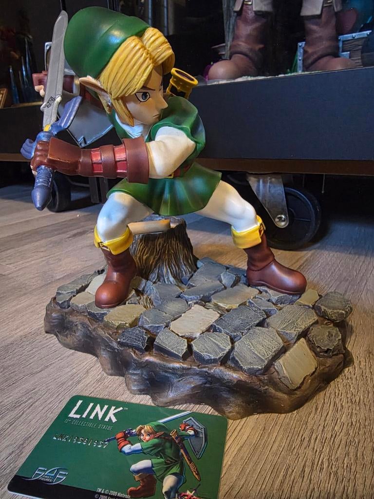 First 4 Figures Zelda Ocarina Of Time Adult Link Statue, Ophalen, Zo goed als nieuw