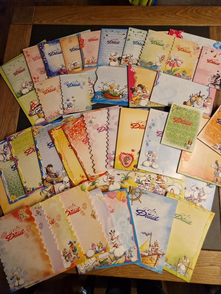 Set van 42 verschillende gekleurde Diddl blaadjes, Verzenden, Diddl, Zo goed als nieuw, Papier, Kaart of Schrift