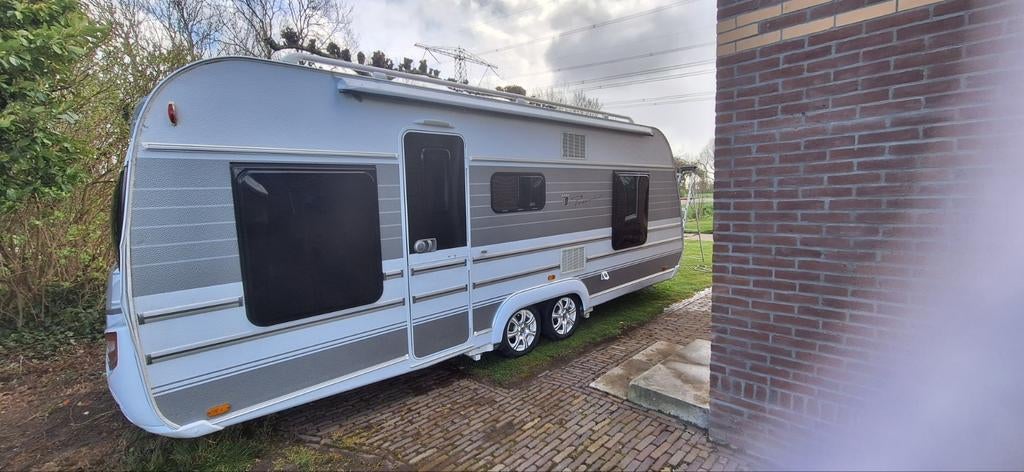 Tabbert Pucini caravan, Rondzit, Tabbert, 3271 LW  - provincialeweg 2 - Mijnsheerenland, Bedrijf