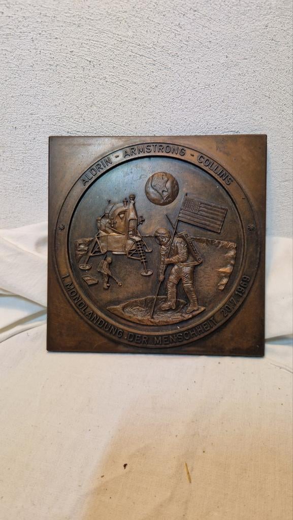 Koper / brons herdenkings tegeltje maquette maan landing, Ophalen of Verzenden