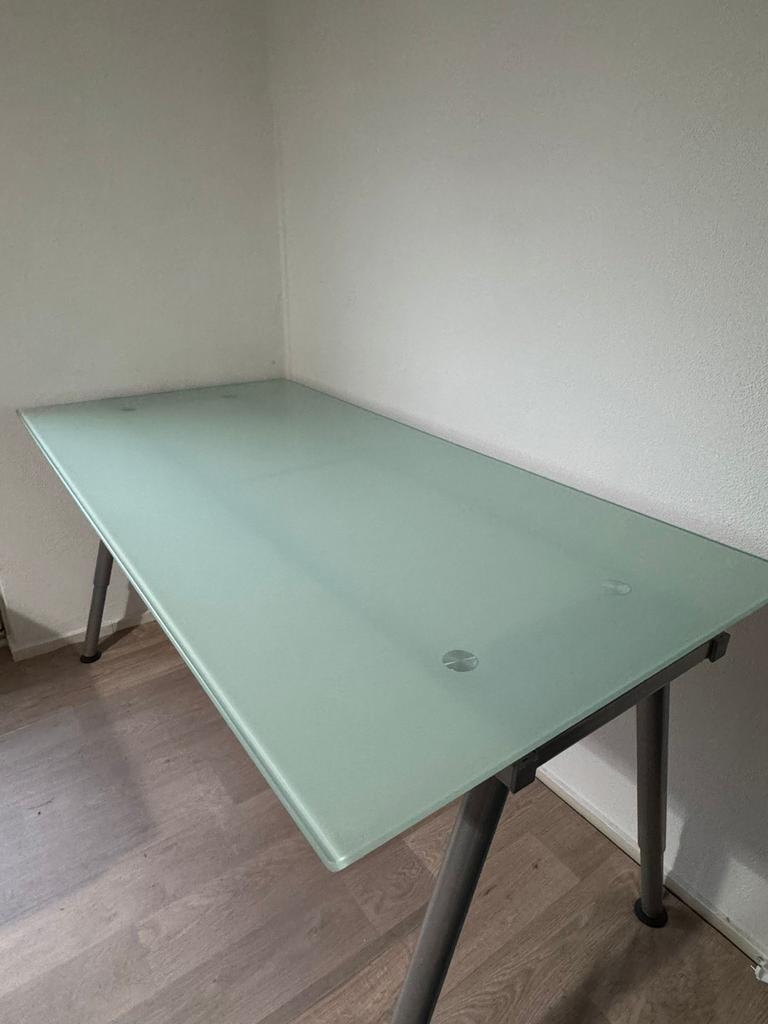 IKEA Galant bureau met glazen blad, Ophalen, Zo goed als nieuw, Industrieel, IKEA
