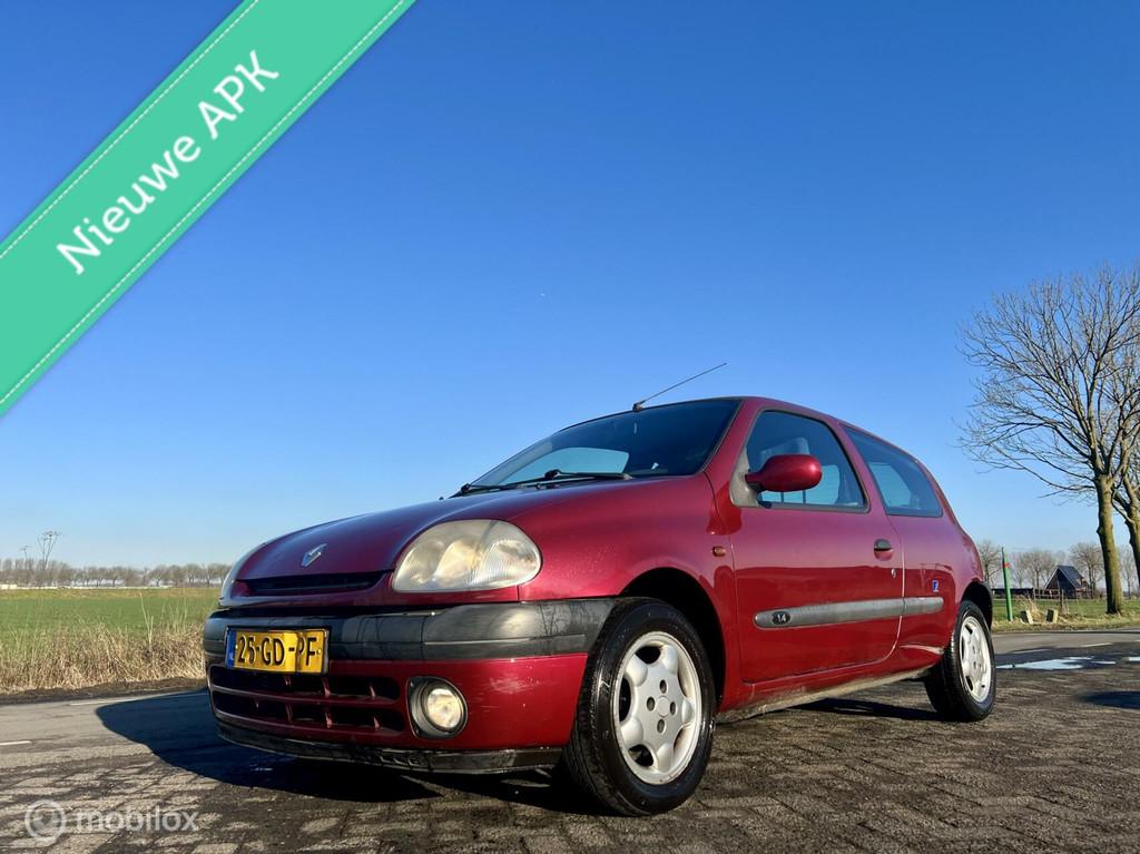 Renault Clio 1.4 MTV, 150.000 km NAP, APK April 2027, Zuinig, 15 km/l, Gebruikt, 31 €/maand, 4 cilinders