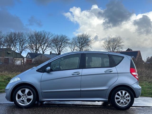 Mercedes-Benz A-klasse 150 Elegance 5-Drs Airco El. pakket A, Voorwielaandrijving, Stof, Zwart, Blauw