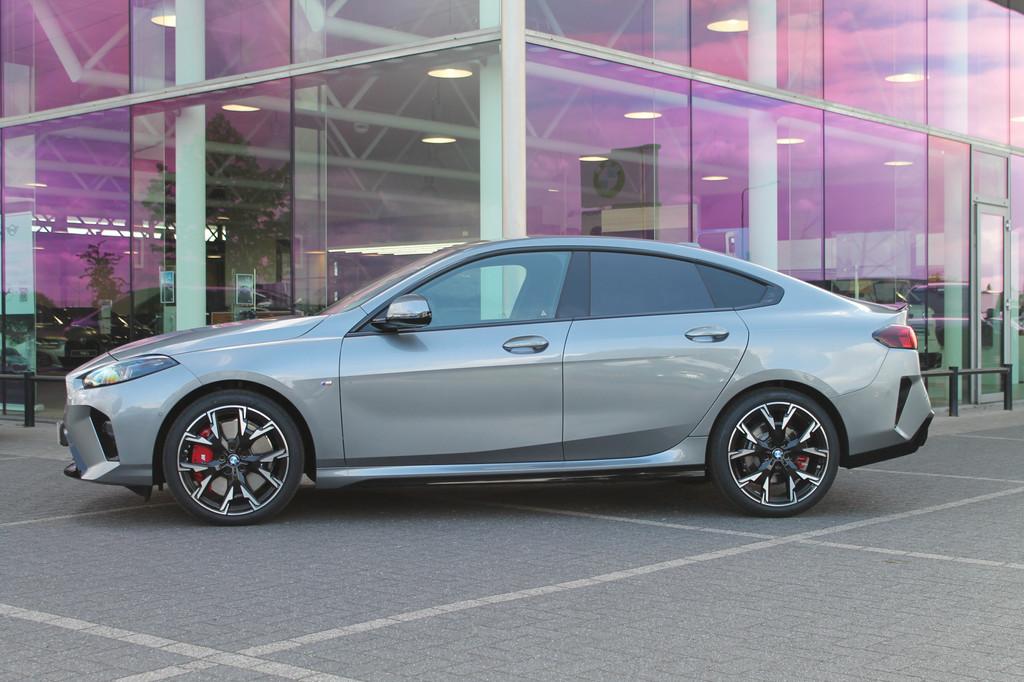 BMW 2 Serie Gran Coupé 220 M Sport Automaat / Sportstoelen, 156 pk, Met garantie (alle), Bedrijf, 19 km/l