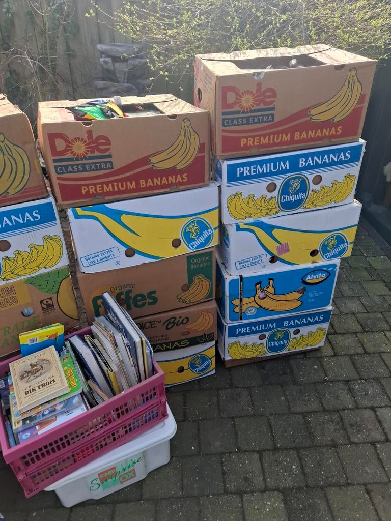 Rommelmarkt spullen, Ophalen, Gebruikt