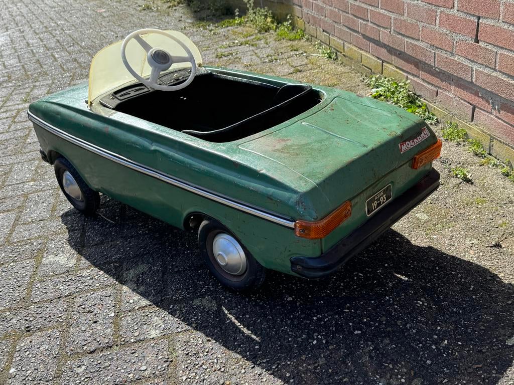 Vintage Moskvich Trapauto - Groen, Jaren '70, Antiek en Kunst, Antiek | Speelgoed, Ophalen