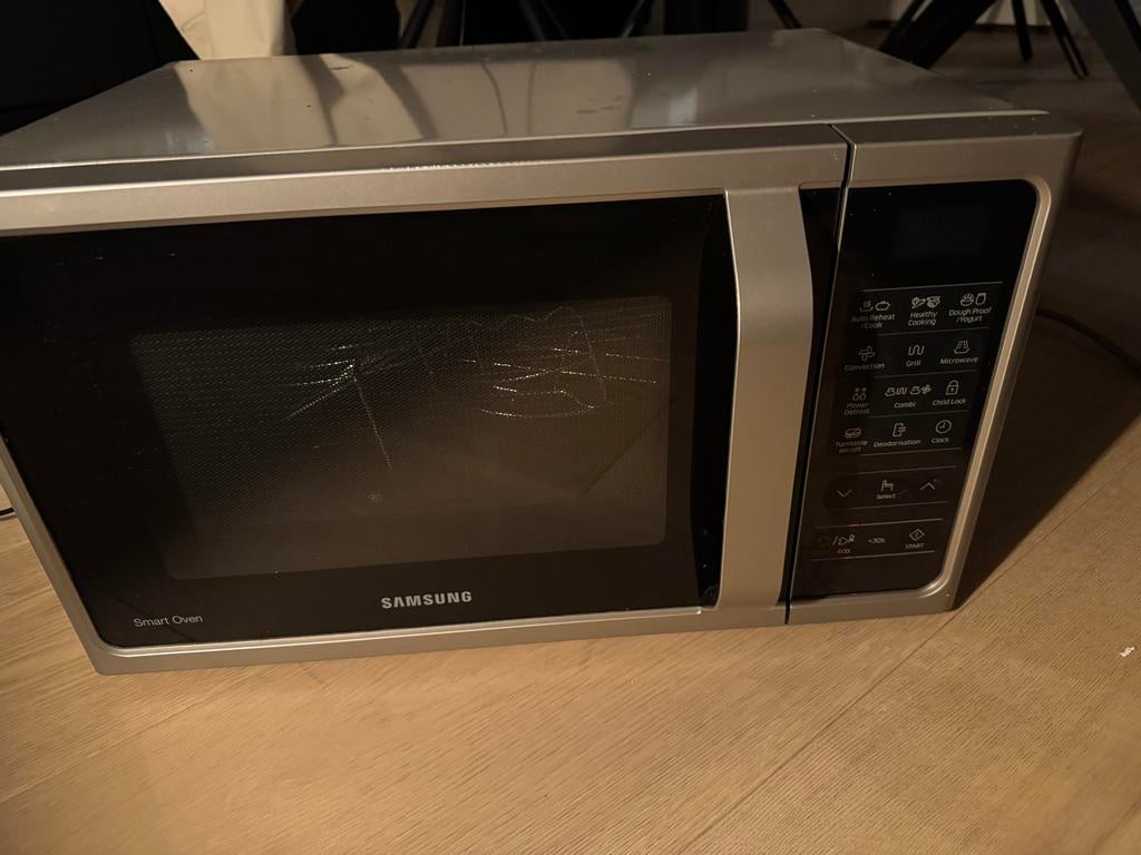 Samsung combi oven / magnetron 900 watt, Combimagnetron, Gebruikt, Grill, Ophalen of Verzenden