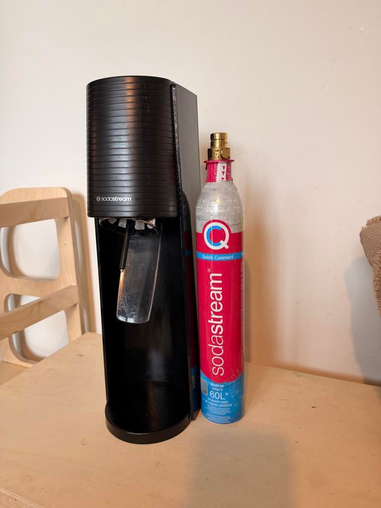 Sodastream met navul CO2 fles - Maak zelf bruiswater!, Witgoed en Apparatuur, Bruiswatermachines, Ophalen, Gebruikt