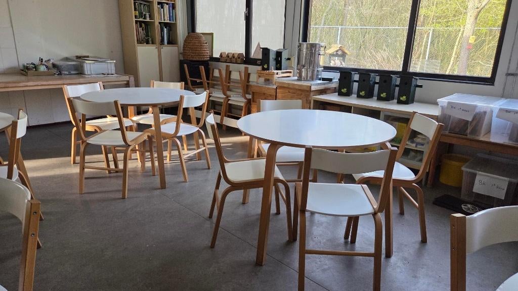NIEUW houten Ikea Skoghall witte tafels en houtwitte stoelen, 50 tot 100 cm, Rond, Nieuw, Vier personen