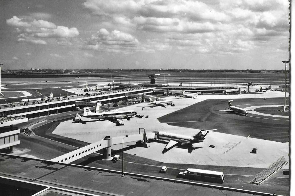 schiphol  1968  fotograaf frits j.rotgans  vliegtuig, Verzenden, 1960 tot 1980, Ongelopen, Overige thema's