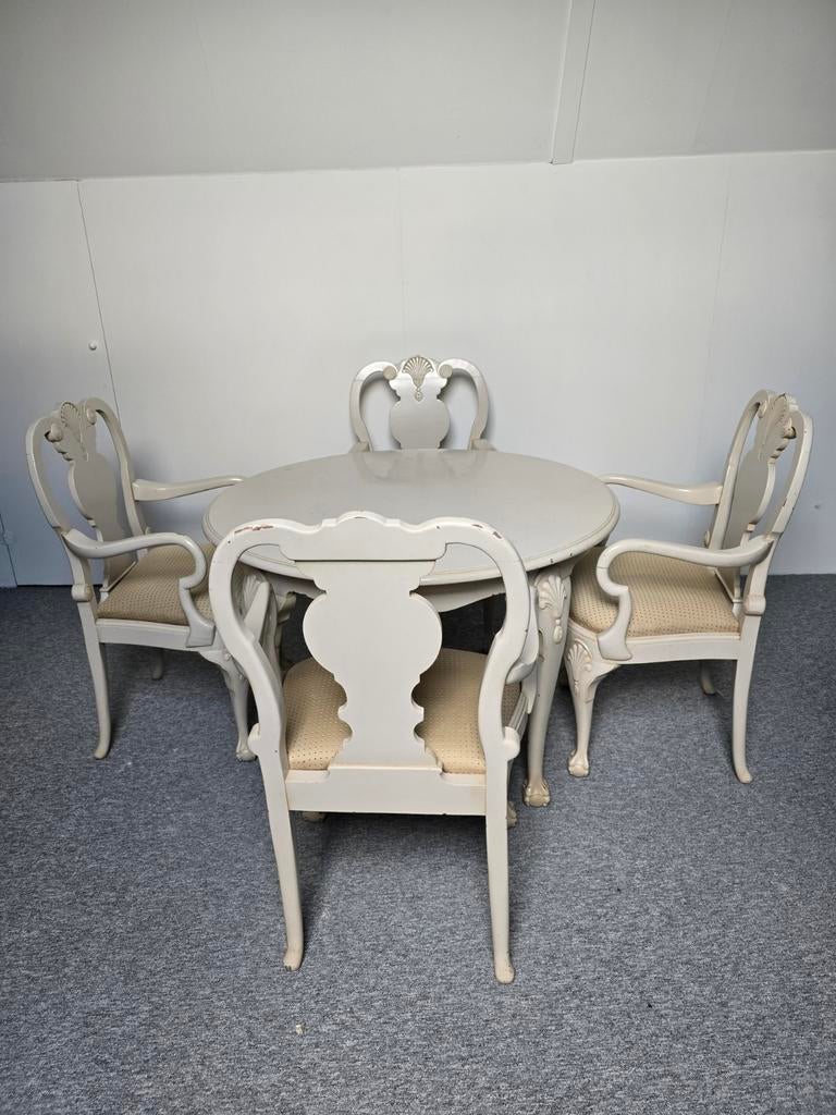 Antieke eethoek: ronde tafel met 4 opnieuw beklede stoelen, Ophalen