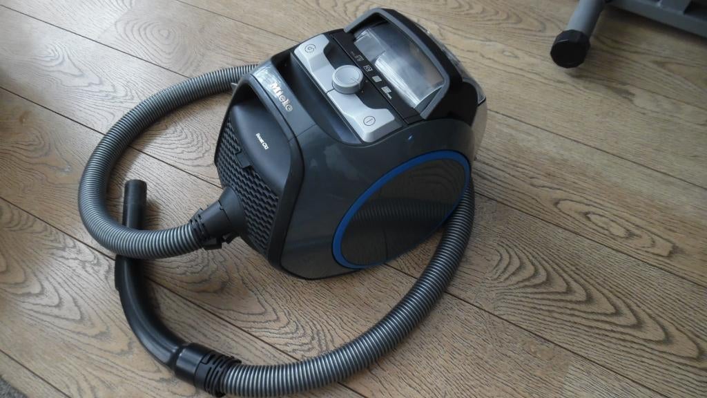 Miele Boost CX 1 stofzakloos 900 watt , mist buis, Ophalen of Verzenden, Gebruikt, Reservoir, Minder dan 1200 watt