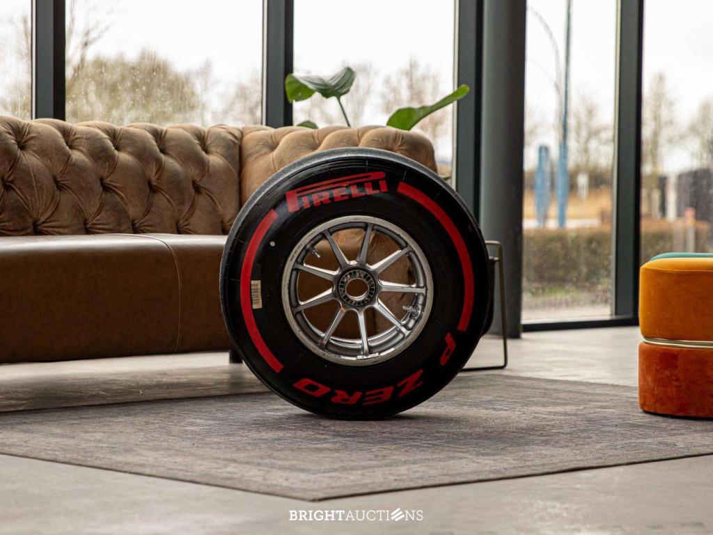 2021 Red Bull | Max Verstappen | Gebruikt Wiel, Niet ingevuld, Red Bull, Zo goed als nieuw, Ophalen