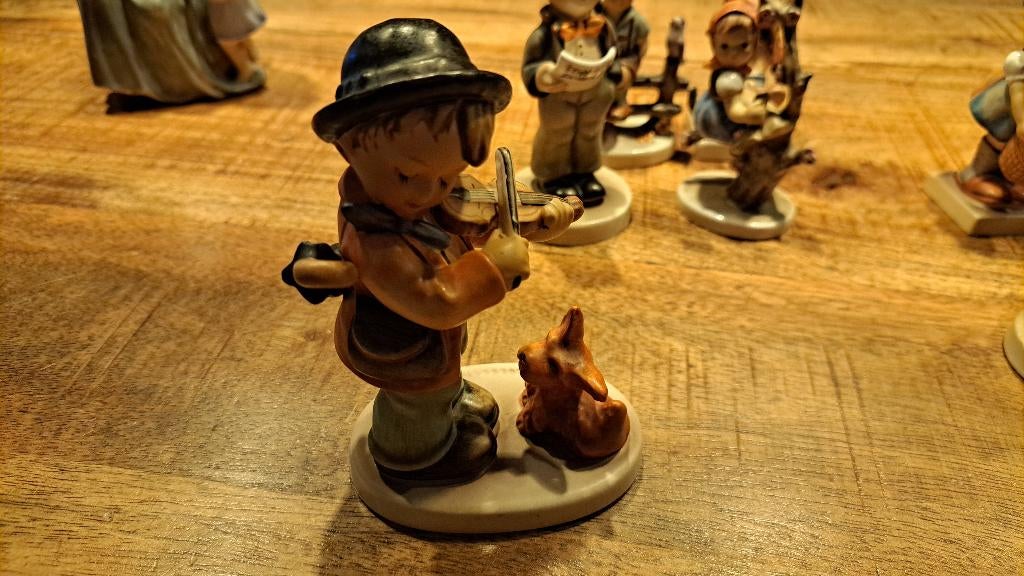 Hummeltje beelden, Ophalen, Zo goed als nieuw, Hummel