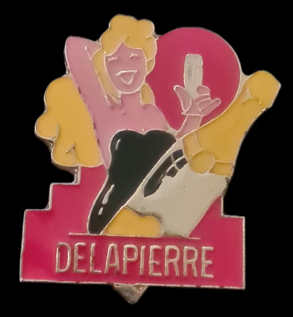 Delapierre pin-up pin, Verzenden, Nieuw, Figuurtje, Speldje of Pin