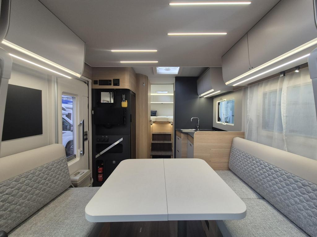 Adria Matrix Axess 650 DL, Caravans en Kamperen, Campers, Fiat, Bedrijf, Afzuigkap, Adria