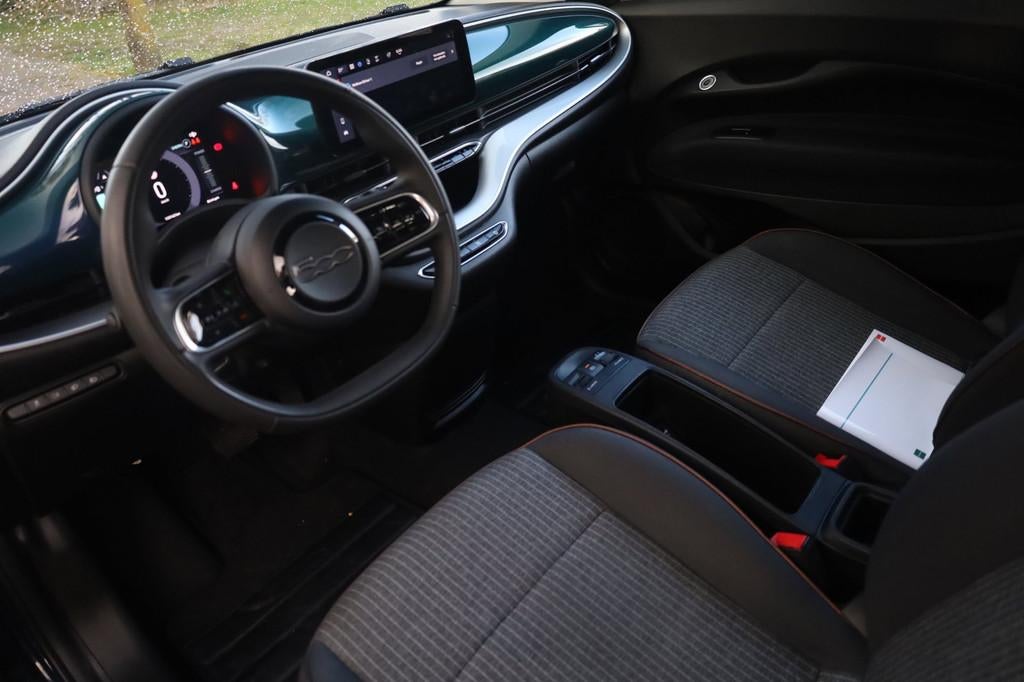 Fiat 500 Icon 42 kWh Aut. | Full Led | SOH 88% | Apple Car P, 4 stoelen, Origineel Nederlands, 1265 kg, 42 kWh