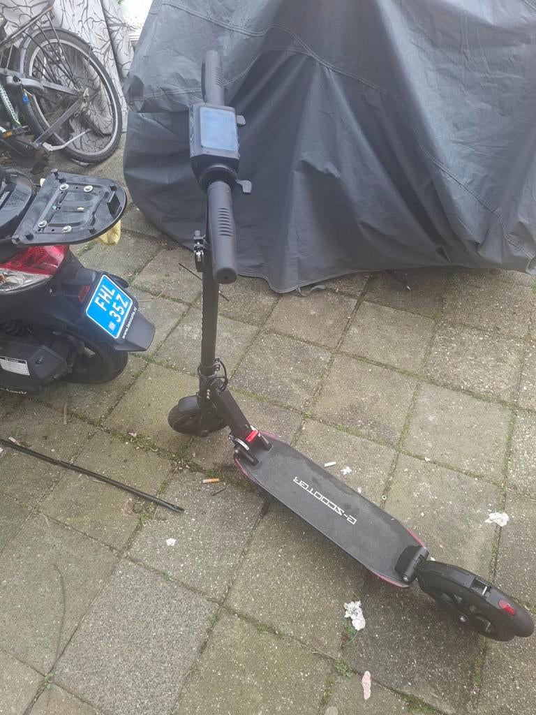 E-scooter, Fietsen en Brommers, Ophalen, Zo goed als nieuw, Elektrische step (E-scooter), Onbekend