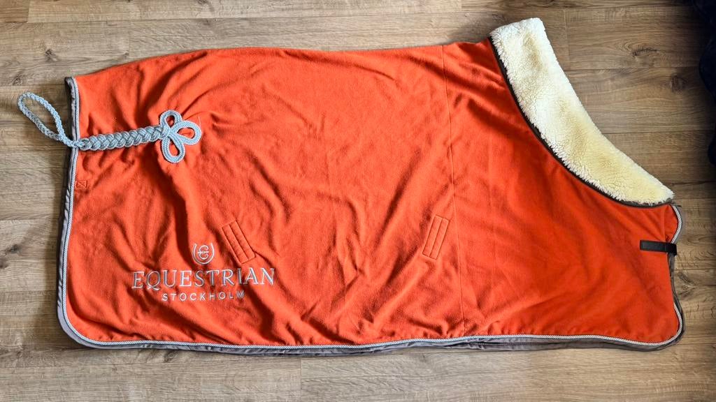 Equestrian Stockholm showdeken 175, Dieren en Toebehoren, Paarden en Pony's | Dekens en Dekjes, Ophalen of Verzenden, Zo goed als nieuw