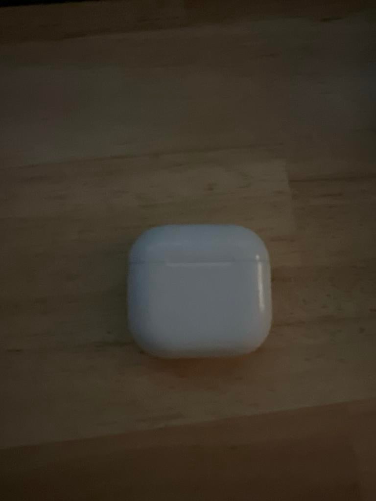 AirPods 4 Oplaadcase met linker AirPod (rechter ontbreekt), Ophalen of Verzenden, Gebruikt, Overige merken, Draadloos