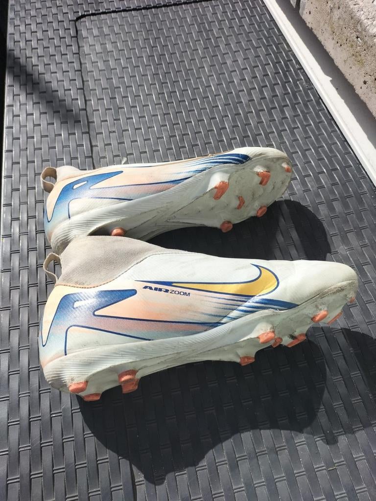 Niks voetbalschoenen 38,5, Maat XS of kleiner, Ophalen of Verzenden, Schoenen