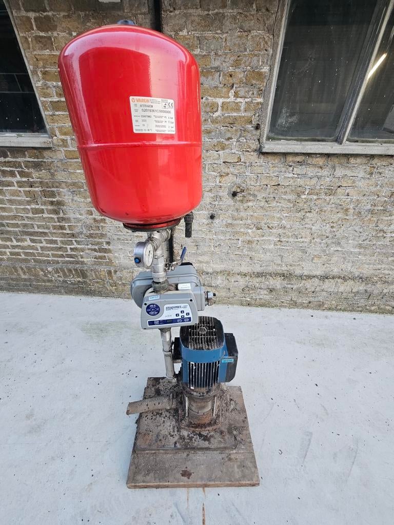 Hydrofoorpomp met drukvat en frequentieregelaar, Ophalen, Gebruikt, Elektrisch, Hydrofoorpomp