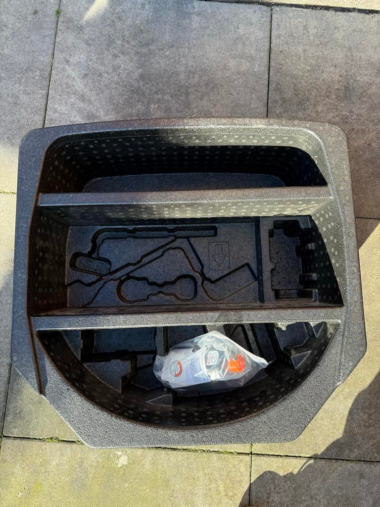 Inleg reservewiel voor Toyota auris  (met reparatieset), Ophalen, Gebruikt, Toyota