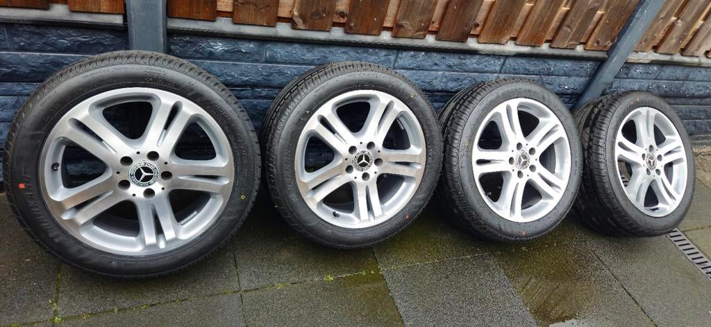 Mercedes W211 velgen met splinternieuwe banden 245/45/17., Auto-onderdelen, Ophalen, 245 mm, Banden en Velgen, Nieuw